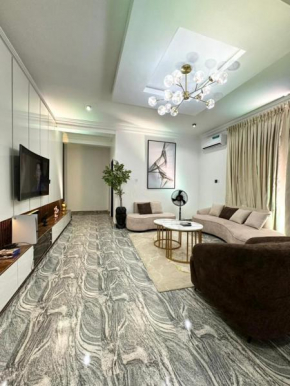 Luxury 2BD Fully Serviced Apartment in Jahi